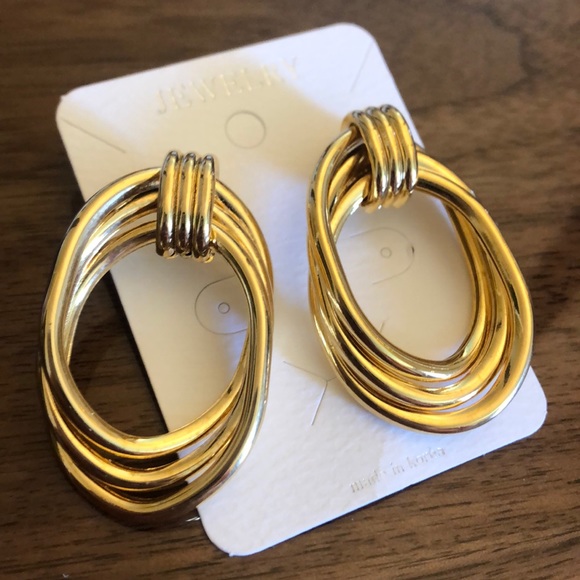 Pixie Market Jewelry - Pixie Market gold earrings